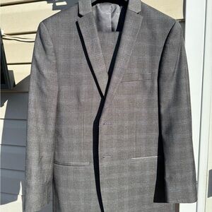 Michael Kors Gray Checkered boys / young men Suit size 16R